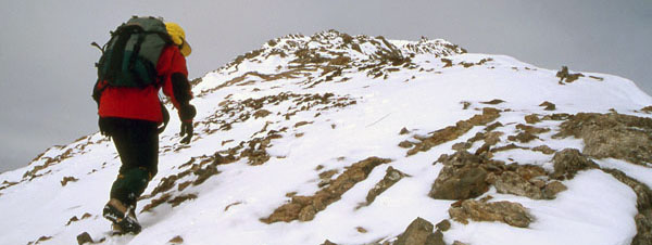 Pujant cap a la cresta sud del pic Posets